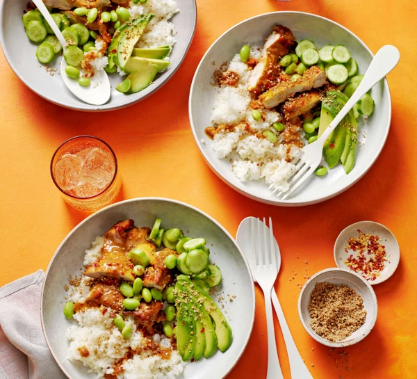 Peanut butter and turmeric chicken rice bowl