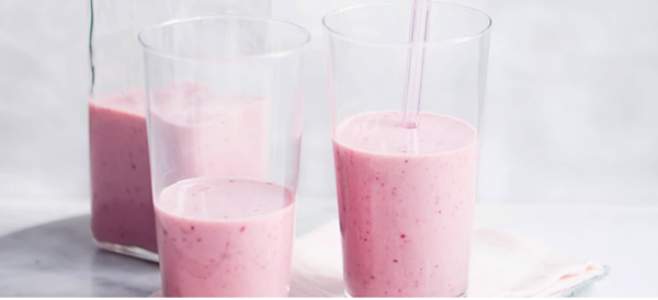 Peanut butter, banana and berry smoothie