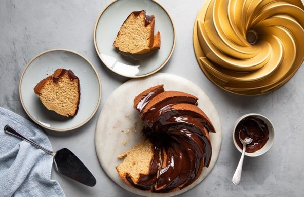 Peanut butter-banana bundt cake