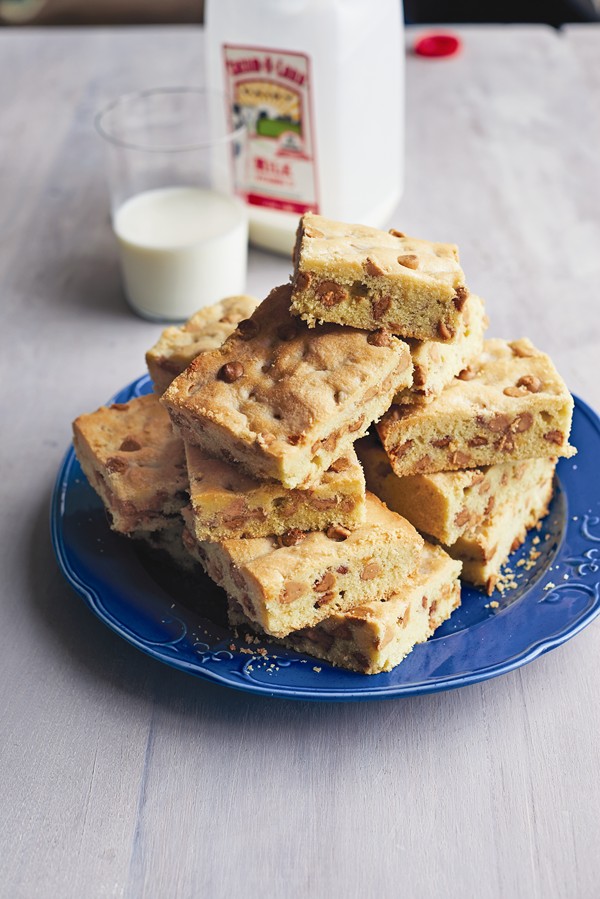 Peanut butter blondies