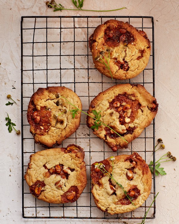 Peanut butter brittle and camomile cookies