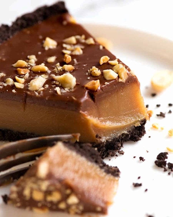 Peanut butter caramel pie