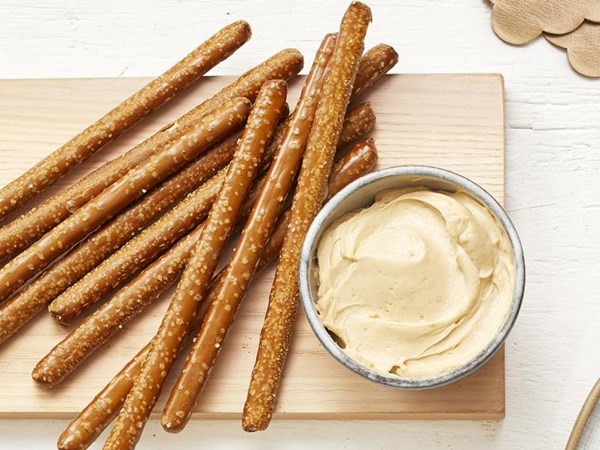 Peanut butter cheesecake pretzel dip