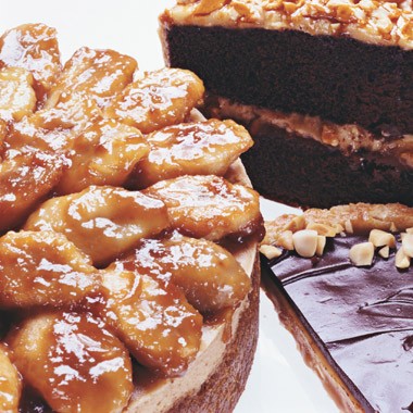 Peanut butter cheesecake with caramelized banana topping