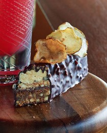 Peanut butter, chocolate & honeycomb bar