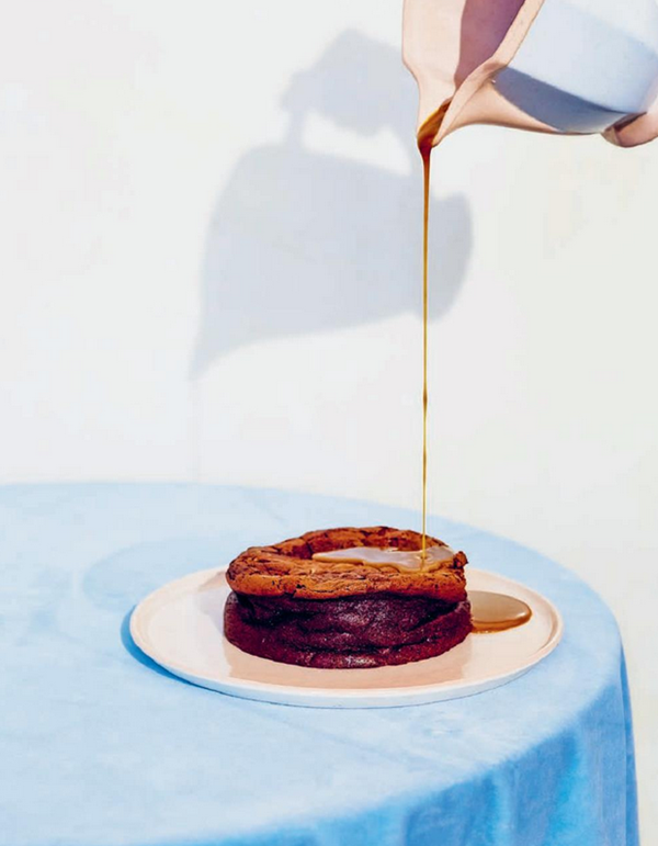 Peanut butter chocolate cake / salted caramel