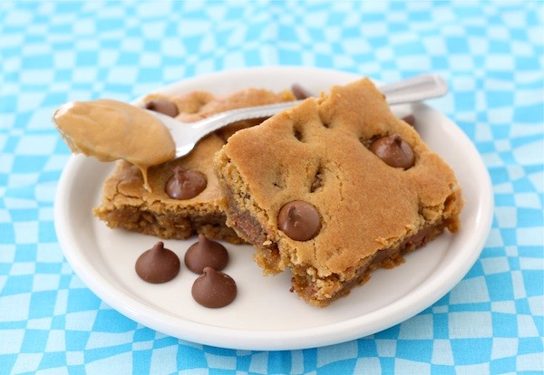 Peanut butter chocolate chip blondies