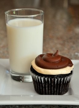 Peanut butter cup chocolate cupcakes