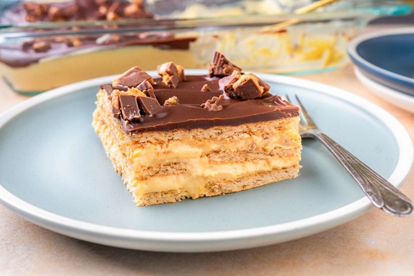 Peanut butter éclair cake