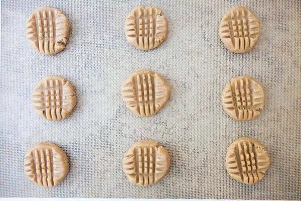Peanut butter miso cookies 
