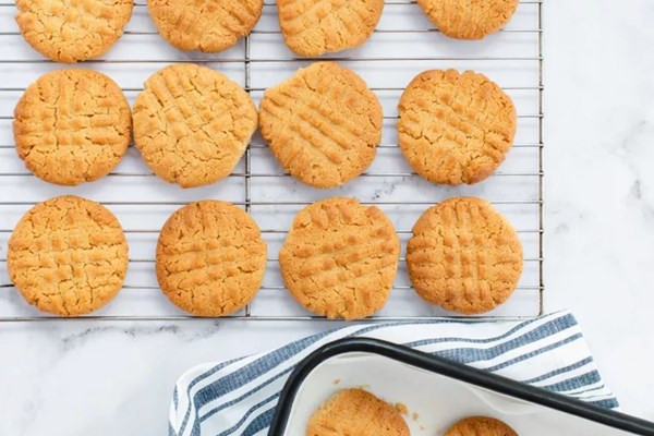 Peanut butter miso cookies