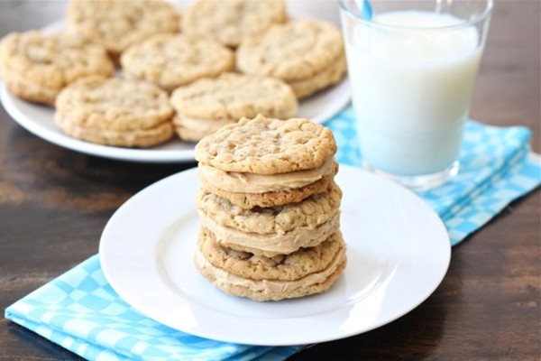 Peanut butter oatmeal sandwich cookies