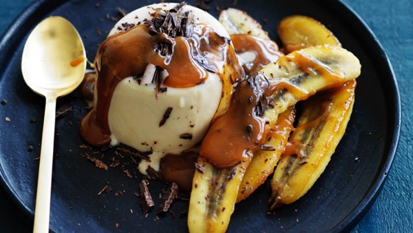 Peanut butter panna cotta with caramelised banana