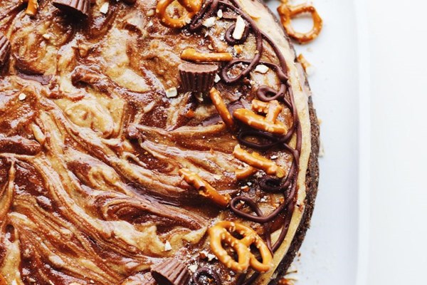 Peanut butter pretzel cheesecake