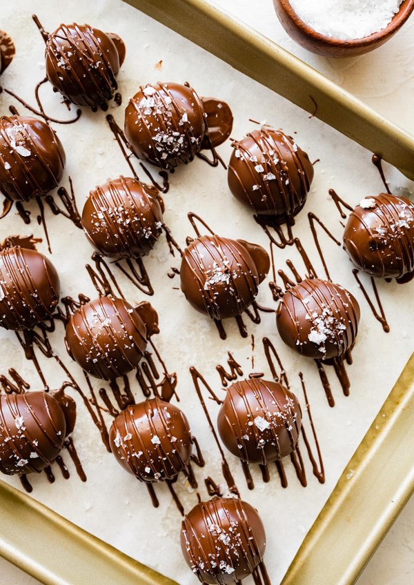Peanut butter protein balls