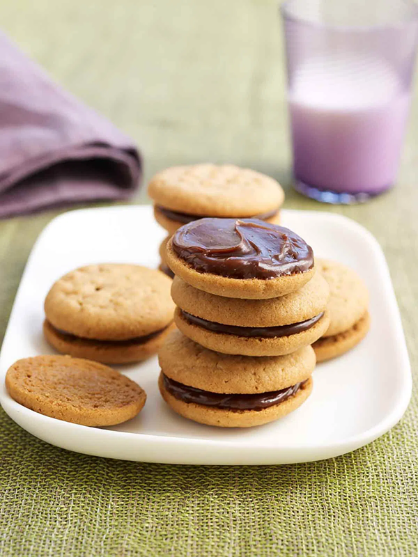 Peanut butter sandwich cookies with milk chocolate filling