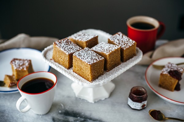 Peanut butter snack cake