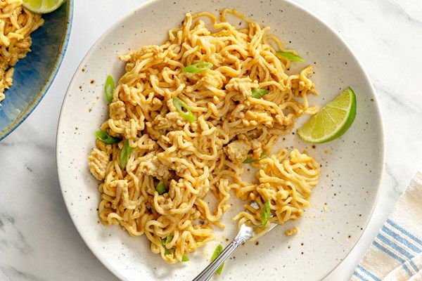 Peanut chicken noodles