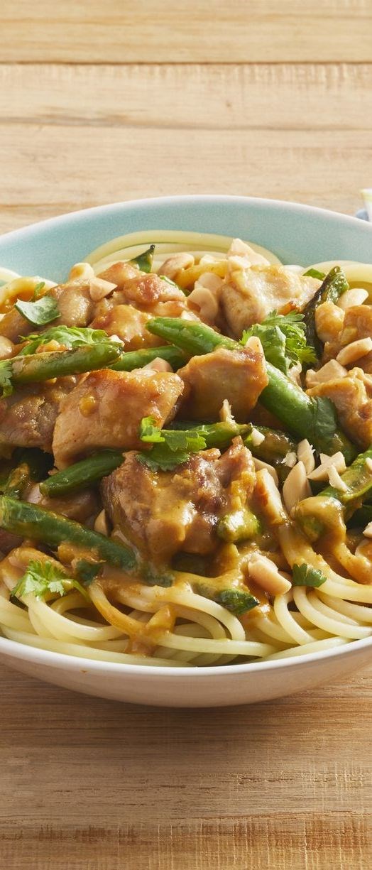 Peanut chicken with green beans