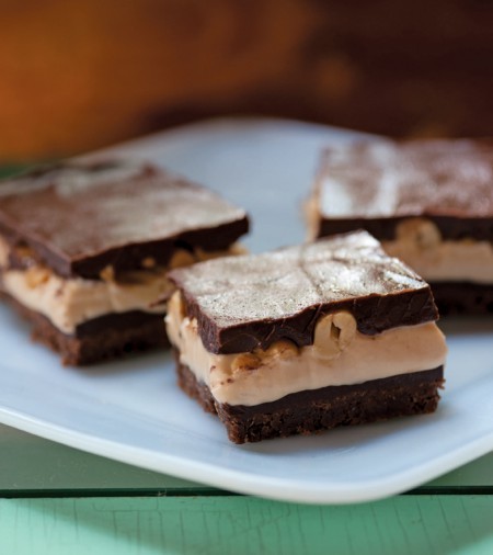 Peanut maple fudge bars