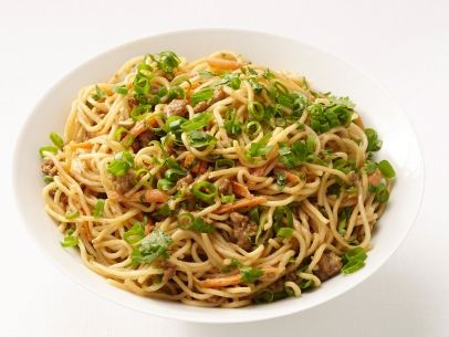 Peanut noodles with pork