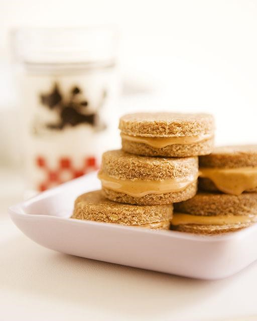 Peanut snack sandwiches (for dogs)