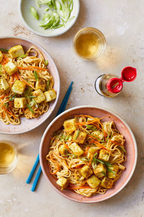 Peanut vegetable noodles