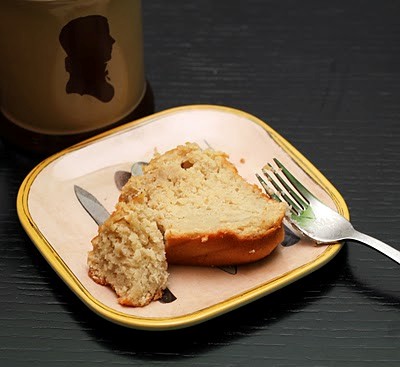 Pear & yogurt bundt cake