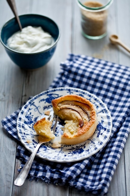 Pear and almond frangipane tartelettes 