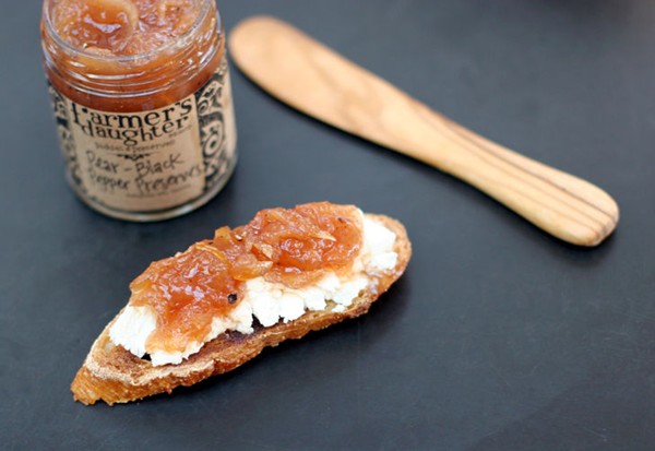 Pear and black pepper preserves