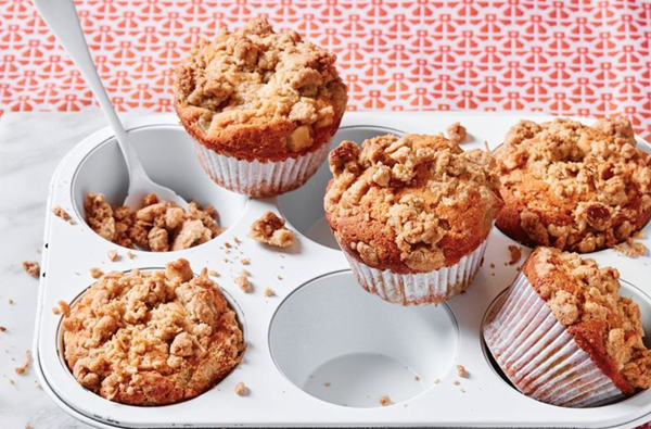 Pear and cardamom crumble muffins
