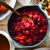 Pear and cranberry sauce