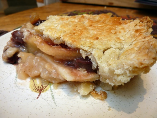 Pear and dried fruit honey pie with blue cheese crust