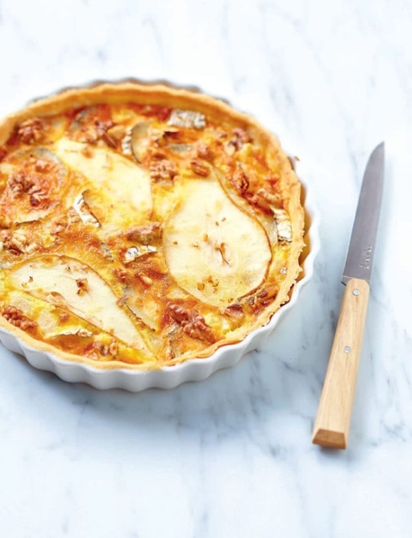Pear and goat's cheese tart