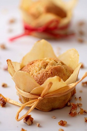 Pear and pecan teacakes 