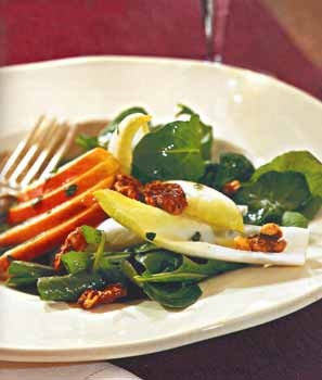 Pear, arugula and endive salad with candied walnuts