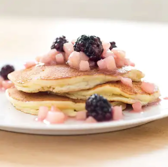 Pear-blackberry pancake topping