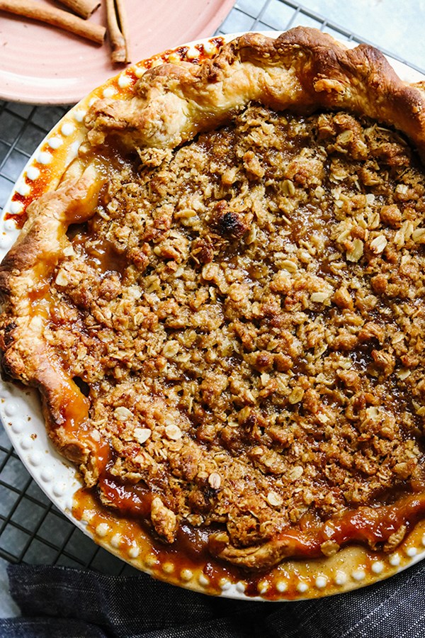 Pear bourbon crumble pie