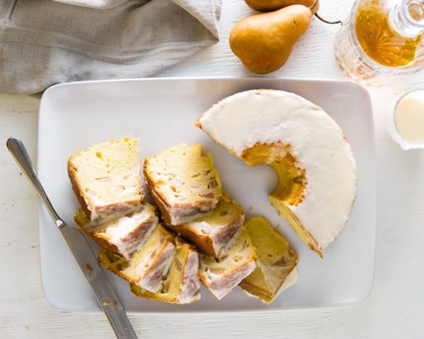 Pear brandy pound cake [crème fraîche glaze]