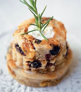 Pear-cardamom cakes