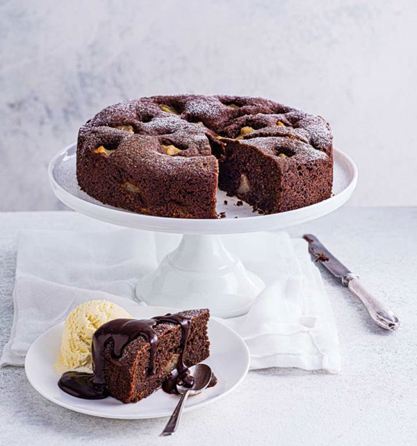 Pear chocolate cake with sauce