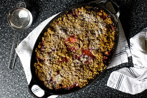 Pear cranberry and gingersnap crumble