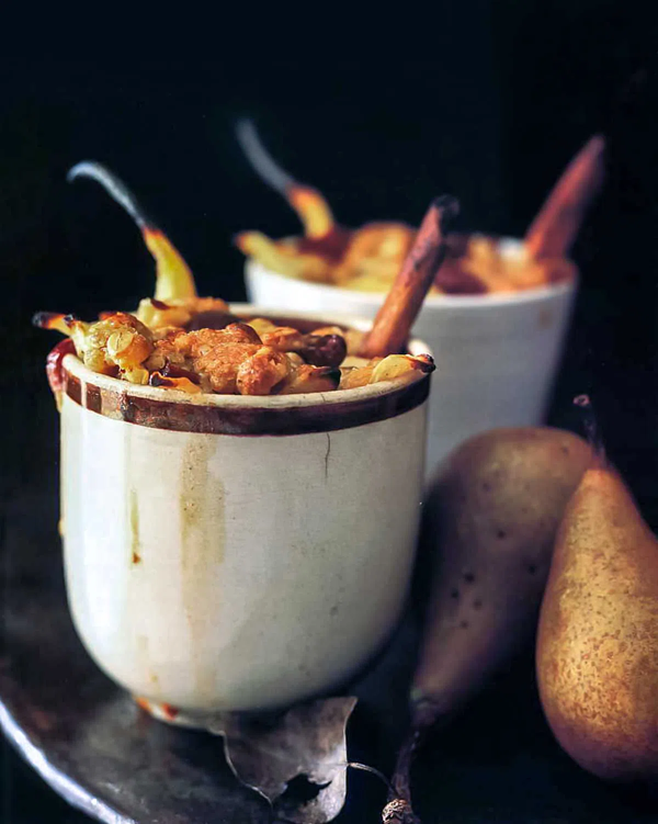 Pear-cranberry crumble