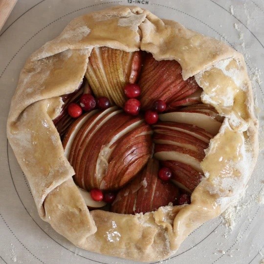 Pear cranberry tart