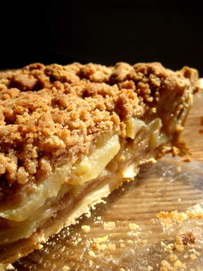 Pear crumble pie