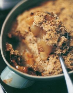 Pear macaroon crumble