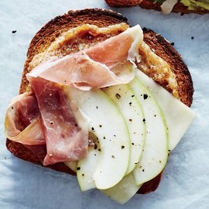 Pear-prosciutto toast