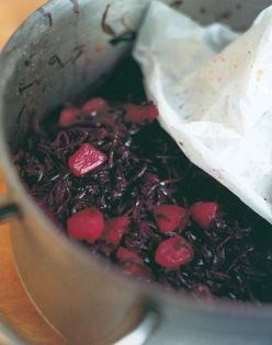 Pear red cabbage