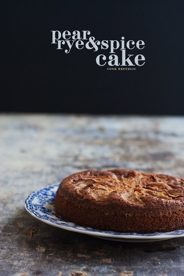 Pear rye and spice cake