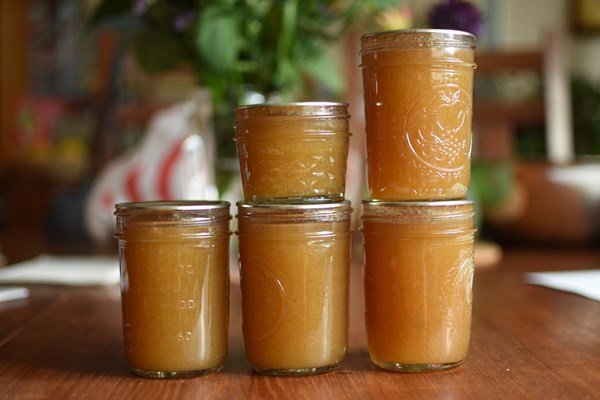 Pear vanilla caramel sauce